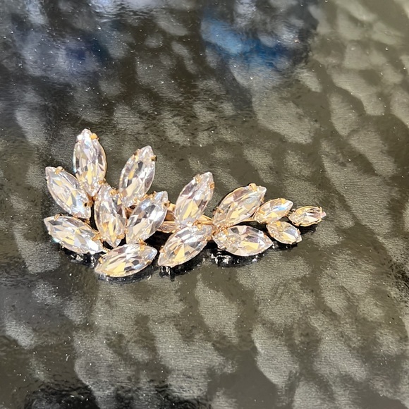 Brides & Hairpin Nimah Clip in Gold main image 5